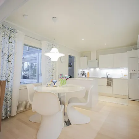 Villa Raikka - 3bdr - Sauna - Wi-fi - Private Parking Rovaniemi