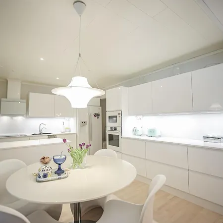 Villa Raikka - 3bdr - Sauna - Wi-fi - Private Parking Rovaniemi