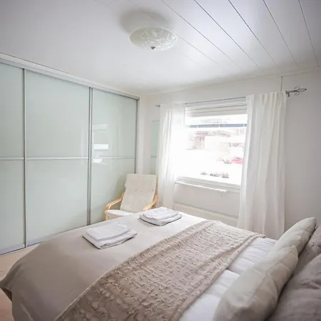 וילה Raikka - 3bdr - Sauna - Wi-fi - Private Parking רובניימי